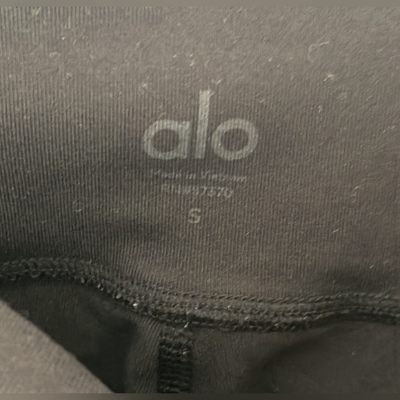Alo Yoga High Waist Cargo Leggings - Picture 4 of 4